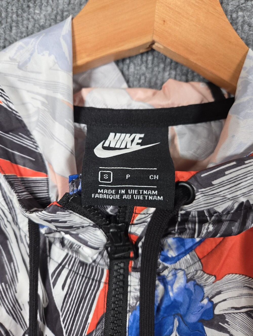 Nike Hyper Femme Floral Cropped Windrunner Jacket & Leggings Track Matching Set - Picture 4 of 15